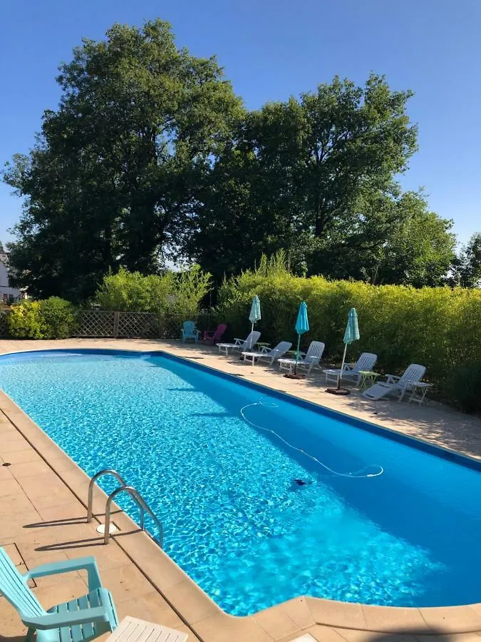 Logis Hôtel-Restaurant Le Commerce Rieupeyroux  Hotel
