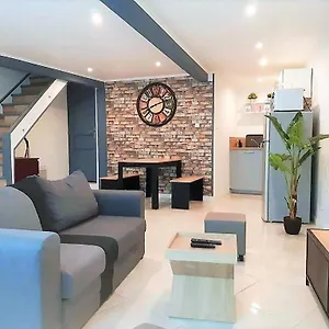  Hébergement de vacances Maison De En France